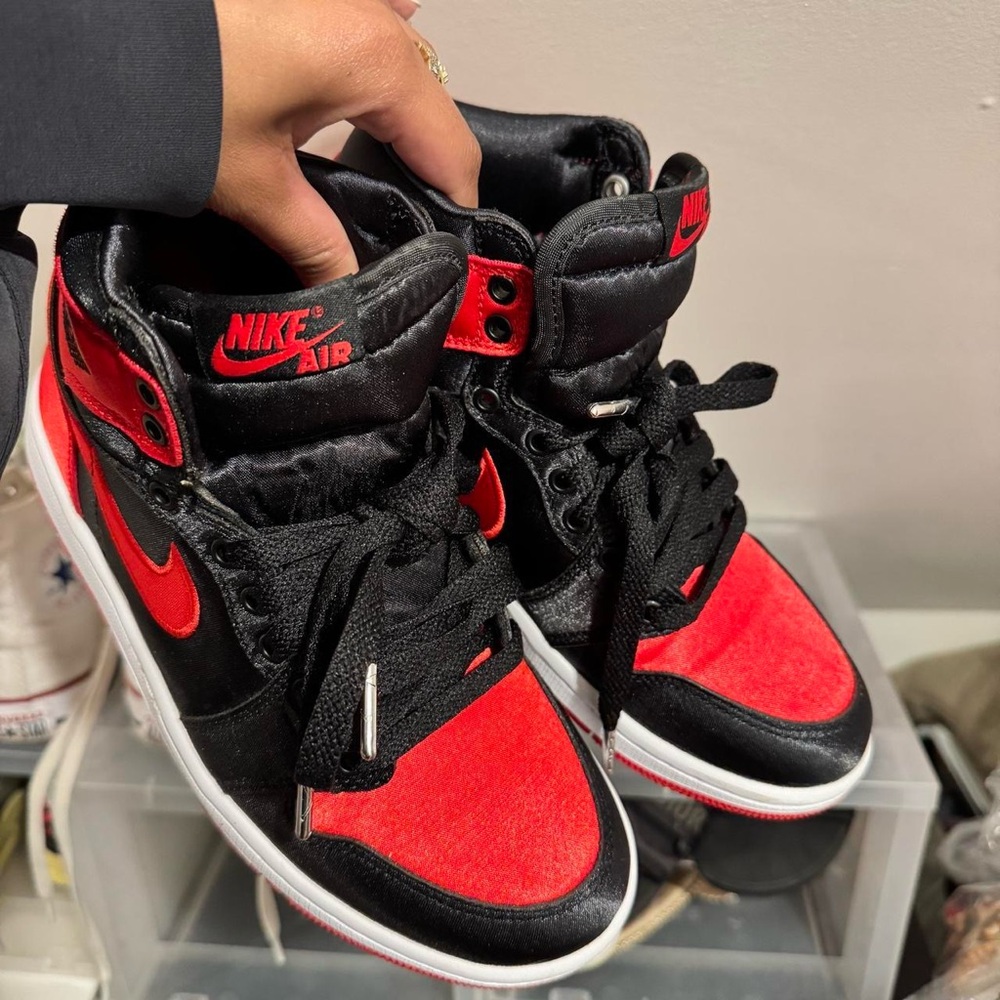 Satin Bred (Women’s)